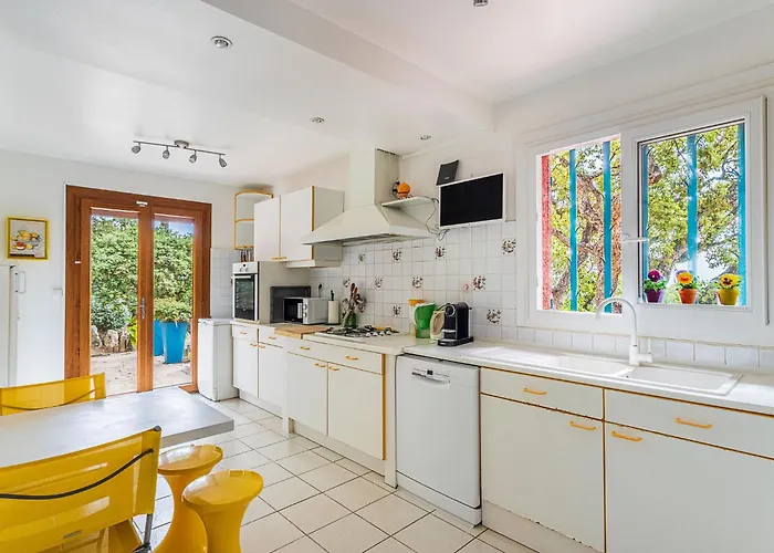 Penelope By Interhome Willa Hyères